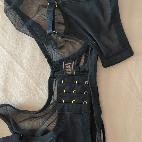 Victoria's secret sheer bra - Picture 4 of 4